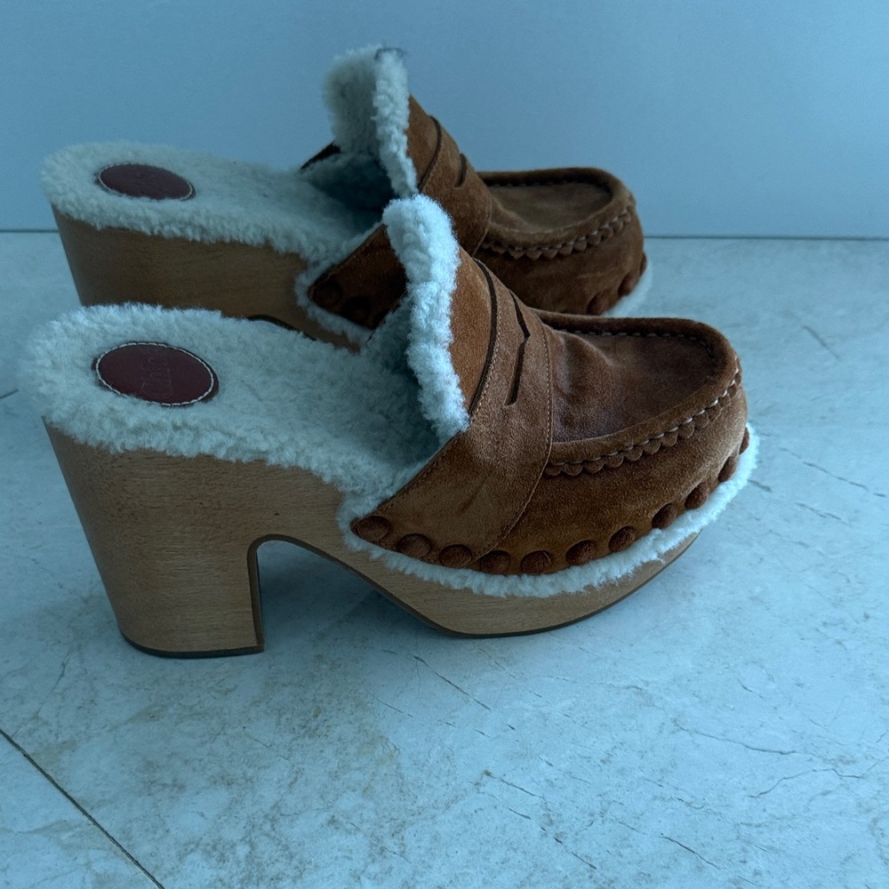Chloe Tan Shearling Lined Mules